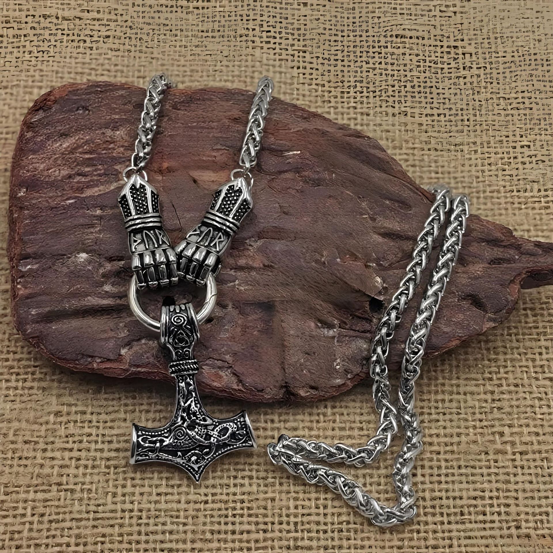 ⚡ 50 % ZĽAVA 🔥 Vikingský náhrdelník s Thorovým kladivom